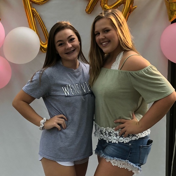 Meet your Posher, Kenzie - Picture 1 of 1